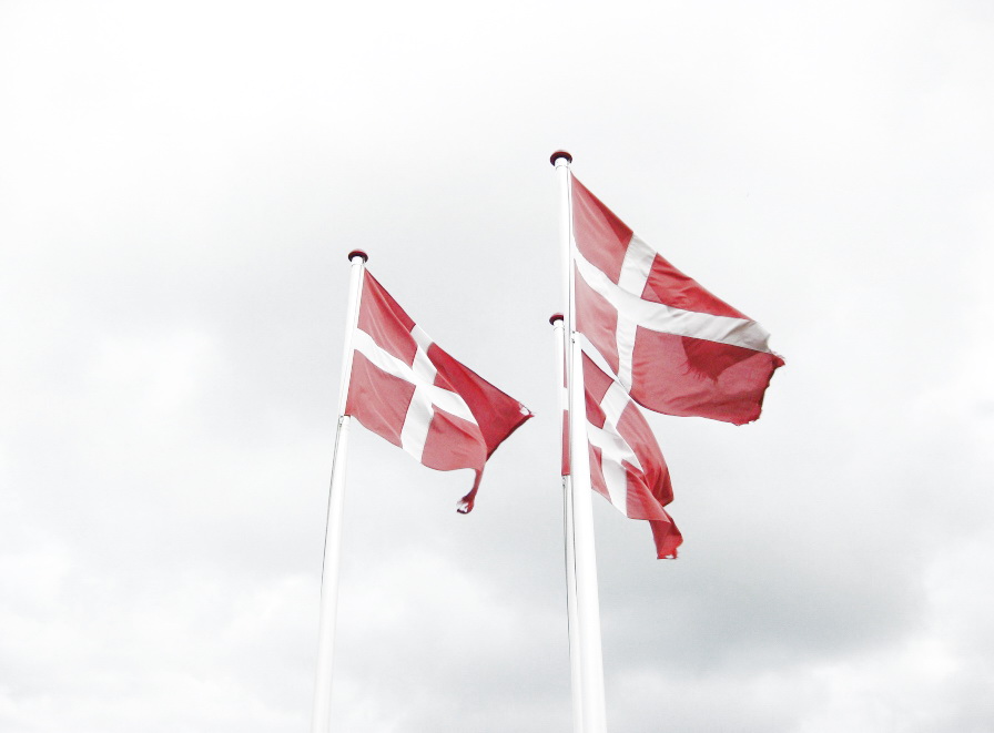  [center]ภาพที่ 3   รูปธงชาติประเทศเดนมาร์กครับ  [/center]

 [center]No# 3   A flag of Denmark [/c