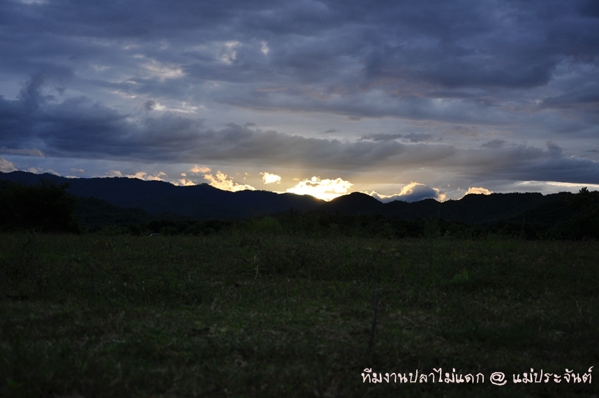 


ขอบคุณคับ น้าโสภณ โสภารัตน์ 




มาชมพระอาทิตย์ตกดินด้วยกันไม๊คับ



