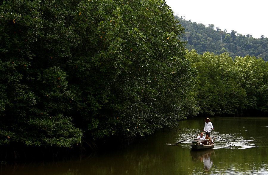 ชื่อภาพ : ล่องเรือสำราญ  :grin: :cheer: