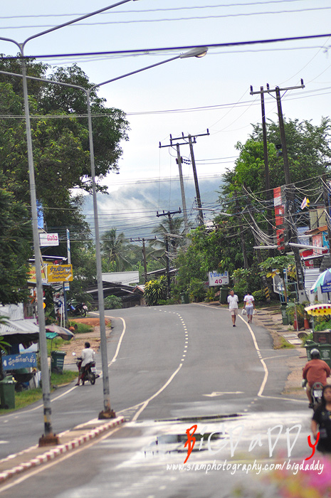 บรรยากาศยามเช้าหน้าตลาดครับ... 

 :cheer: