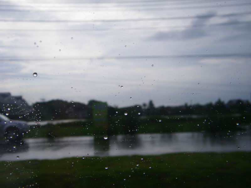  [b]พอมีโอกาส...ฟ้าฝนก้อม่ายเป็นจัย...ทำม้ายทำมัย...เป็นงี้ทุกที...[/b] :sad: :sad: :sad: