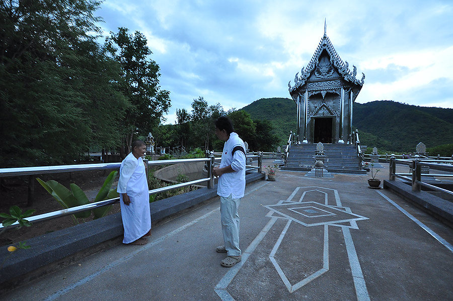 ภาพนี้ มุมผมเองลองดู ไม่รู้ถูกใจอาจารย์หรือ ป่าวครับ  :cry: