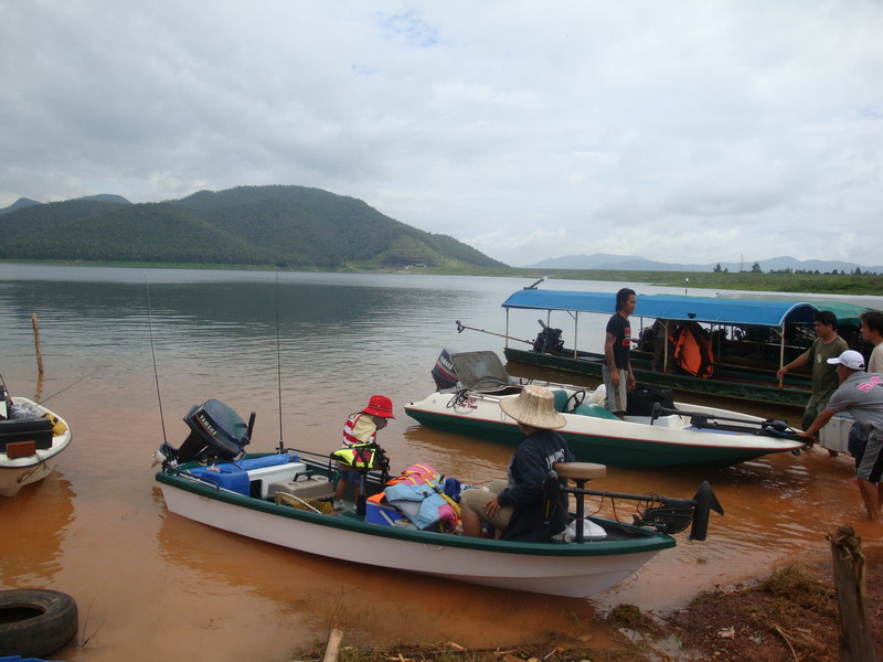 การอยู่บนเรือ คงเหมือนอยู่บนของเล่นชิ้นหนึ่งนะครับ 
ในมุมมองของ น้องเคน

มีอยู่คำถามหนึ่ง ที่ผมไม