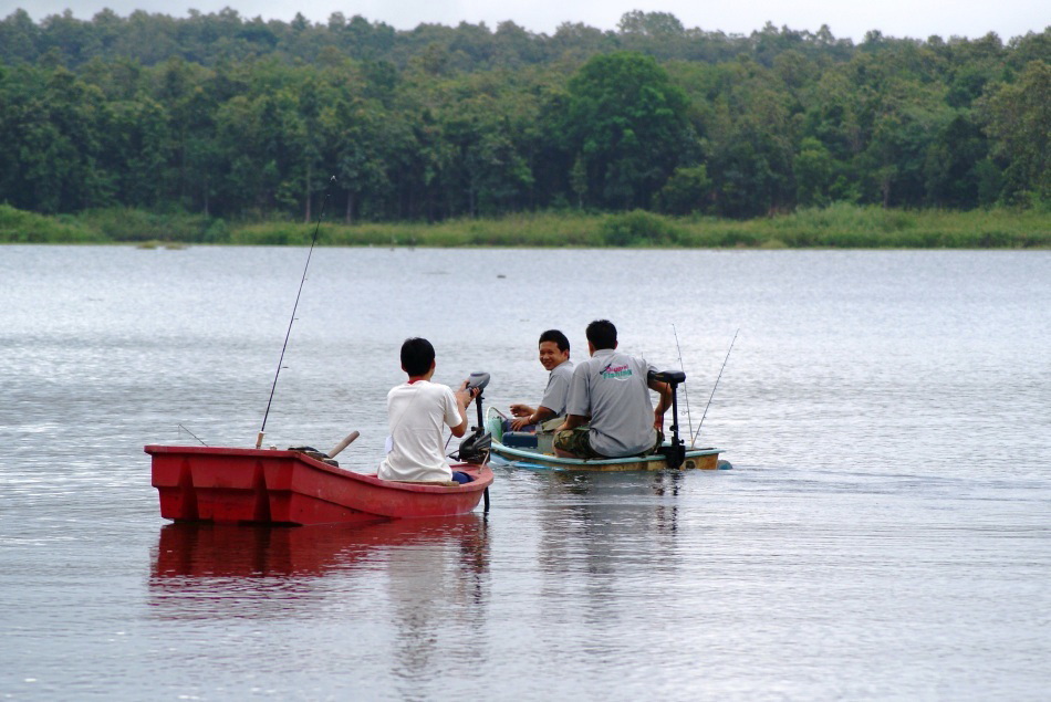 เรือเล็กออกก่อนคับ