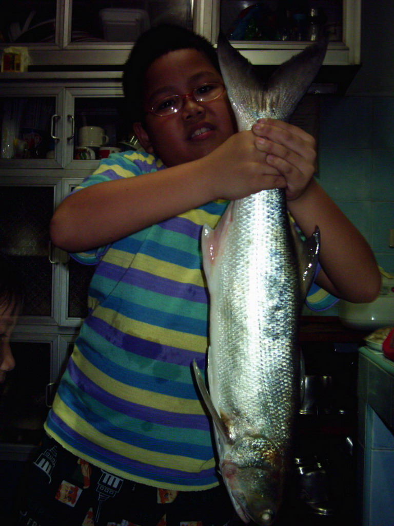 ตอนที่ผมถ่ายรูปปลา  เจ้าลูกชาย  กะลู
