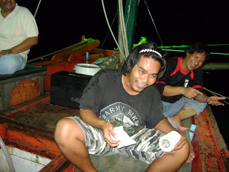 ผู้ร่วมทริป คนที่ 2>>> โปรเต่า นักตกปลาอินทรีฝีมือดีอีกคนในจันทบุรี :love: