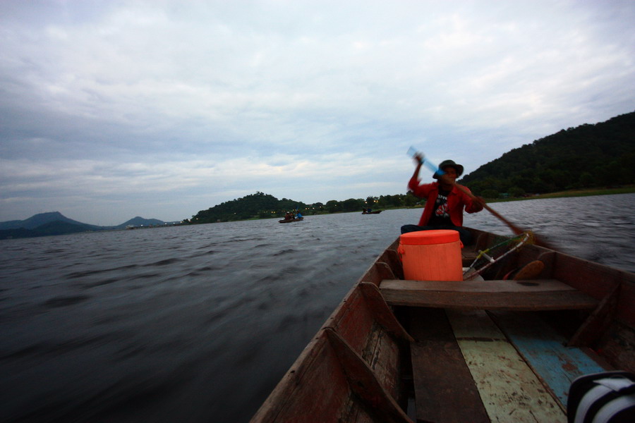 งานแข่งเรือครับ  :grin: :grin: :grin: :grin: