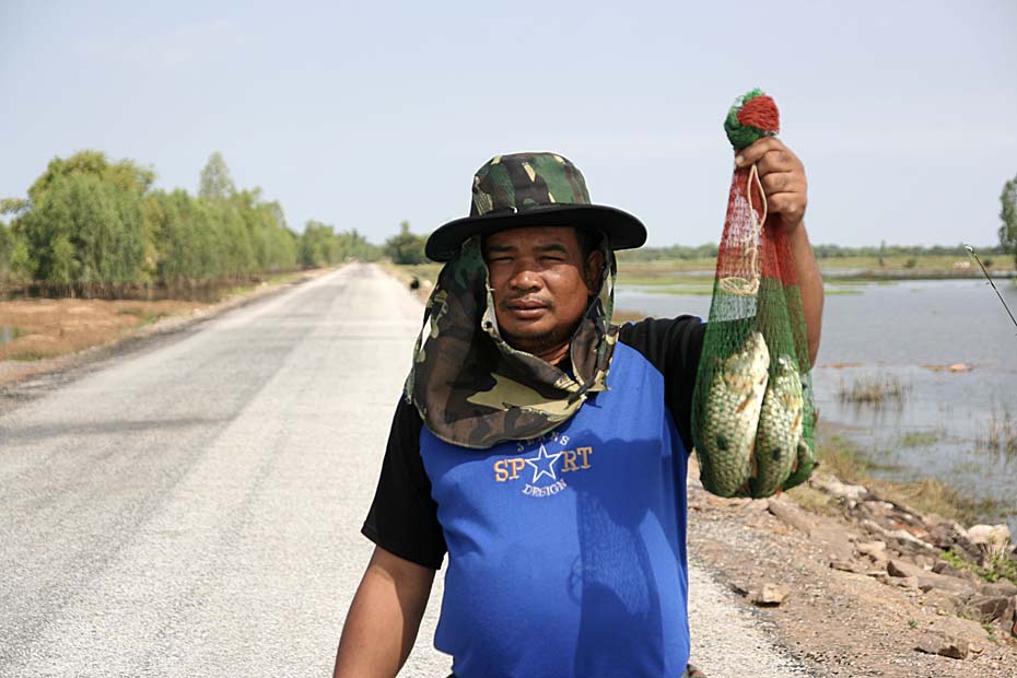 พี่เสริฐขอภาพอีกภาพครับ  :smile: :smile: :smile:
ตอนนี้ต้องกลับแล้วครับ เพราะเสบียงไม่มีใครเตรียมมา