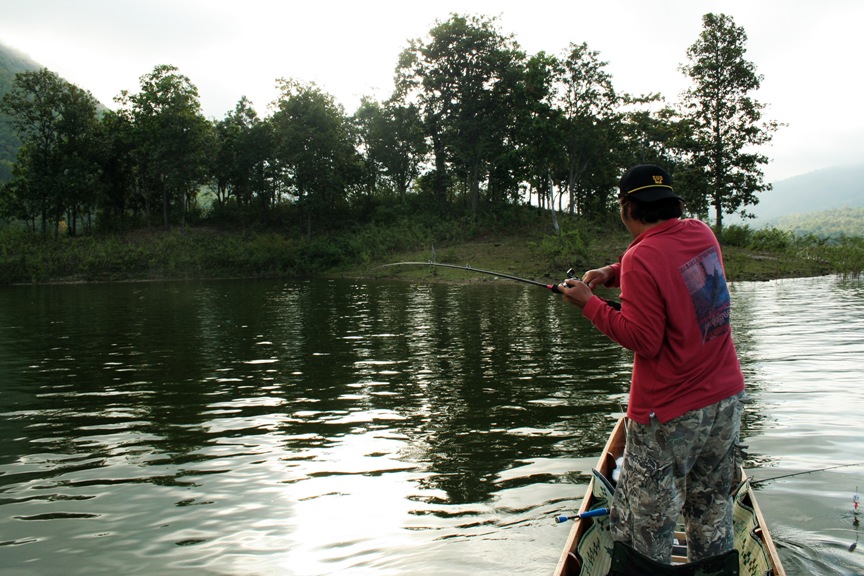 ตกลงต้องพายเรือมาหาเจ้าตัวใต้น้ำ...มันไม่มา..เรามาเองก็ได้ :grin: :grin: