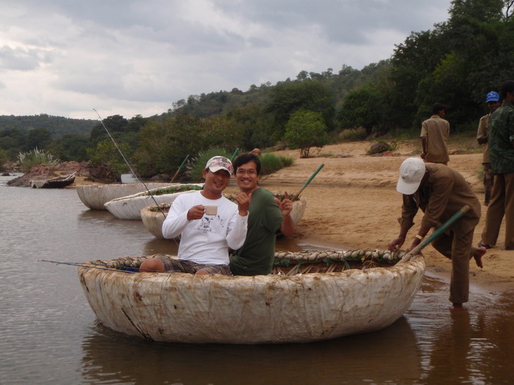 กองเรือประจัญบาญพร้อมหลังอาหารเที่ยง แม่ทัพนายกอง หลังอิ่มหนำและจินตนาการตามแผ่นภาพประวัติศาสตร์รอบๆ