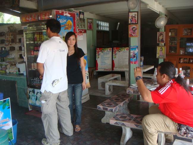 ถึงร้านข้าวร้านเดิม  น้านุปลาหมึก ก็ยังทำหน้าที่ ได้อย่างคงเส้น คงวา   :laughing: :laughing: :laughi