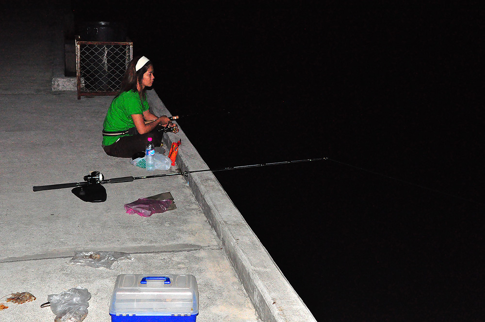 โอวววว มือชาโด มานั่งตก ท่าเรือ เท่ คอตๆ :laughing: :laughing: :laughing: