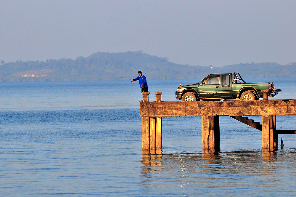 ช่วงเย็นอีกวัน ก็มาลองตกตามท่าเรือ  :love: