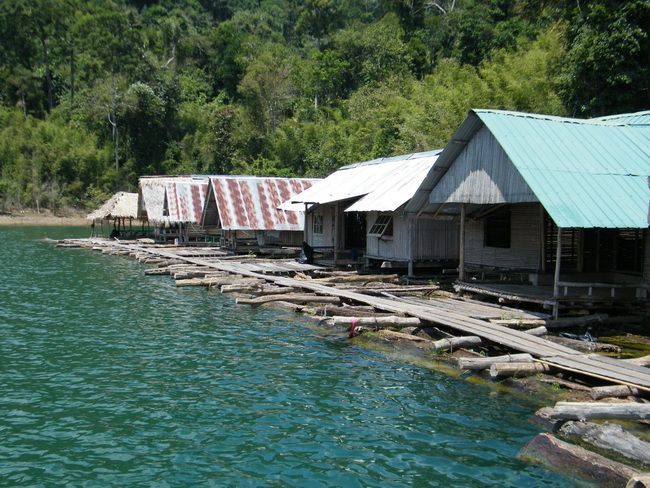 เรือนที่พักครับ