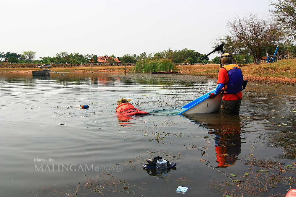 ชมการกู้เรือ ยาวๆ เลยนะครับ................น้าลวด บอก นานๆมีที ถ่ายเยอะๆ

   เอ้า.................