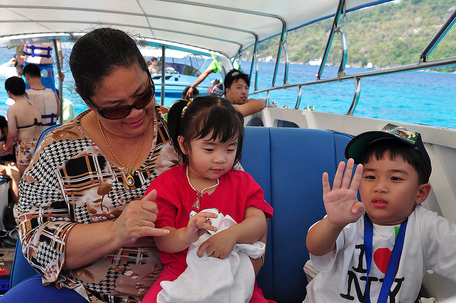 เช้าวันที่สามของการเดินทาง   ลงเรือสปีดโบ๊ทที่ท่าเรือทับละมุ  เพื่อมุ่งหน้าสู่หมู่เกาะสิมิลัน  :love