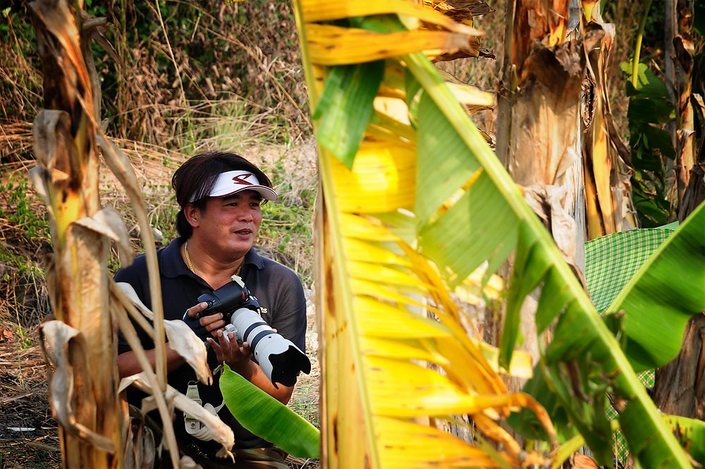 เบื้องหลังค้าบบบ ร้อนนัก ก็ใต้ต้นกล้วย :laughing: :laughing: :laughing: