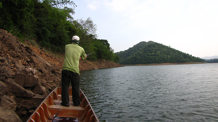 
  แสงส่องมาชัดเจนแล้ว....ลอยเรือมาหวดแถวแนวหน้าผากันดีกว่า..กัดดีตลอดเลย..ลองดู  :love: :love: :lo