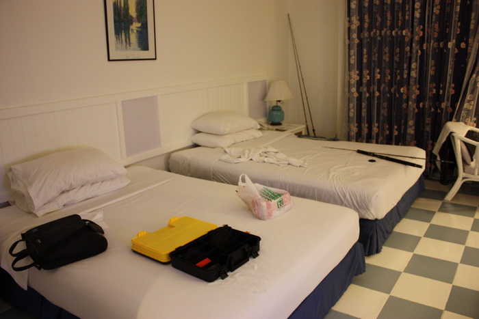 ที่พัก  โรงแรมแอมบาสเดอร์  สงสัยจานอนยาวงดท่องราตรี