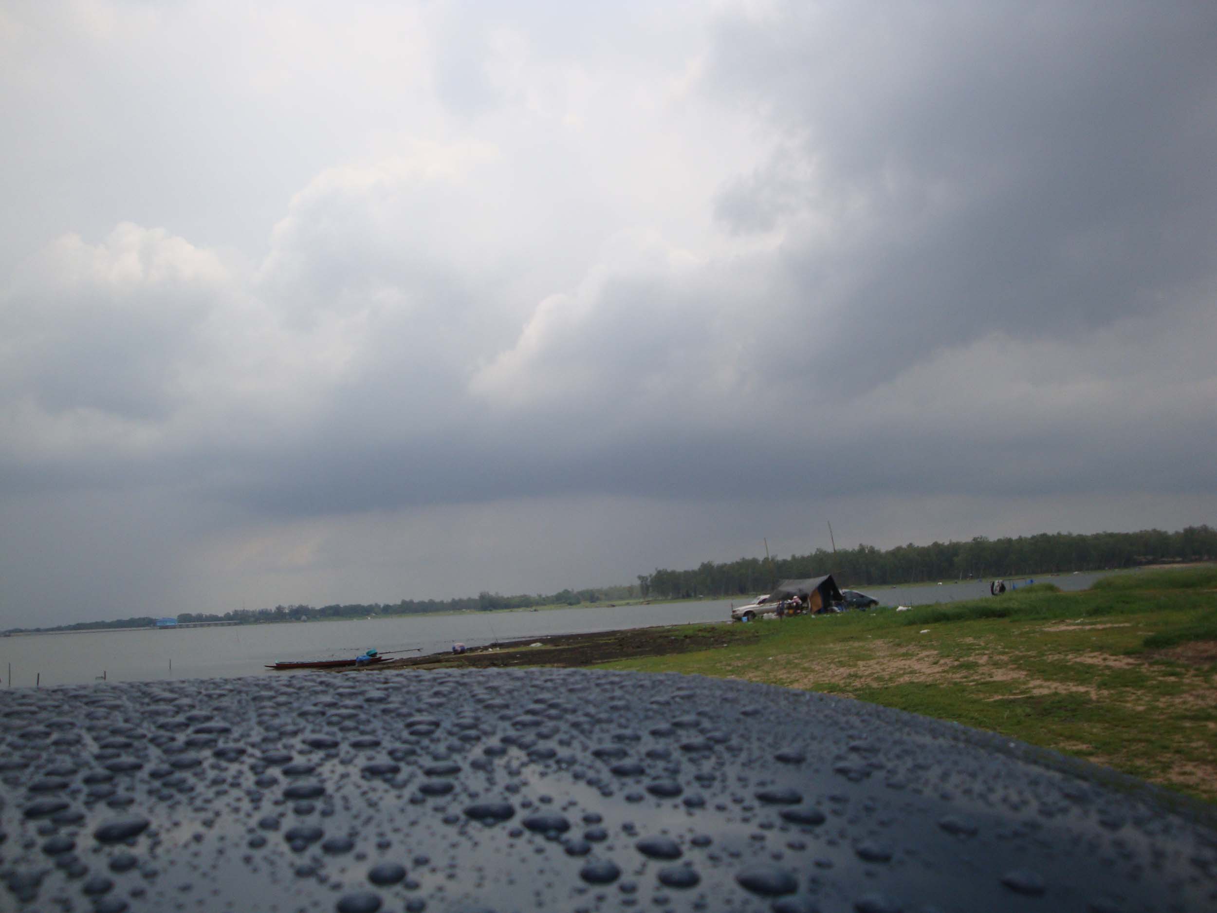 ฝนตกเกือบครึ่งวันครับมาหยุดเอาตอนเย็นๆ.