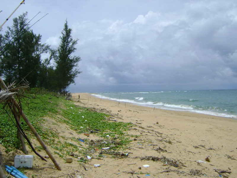 ที่นี้ ก็มาพรีวิว หมายชายหาด ด้านฝั