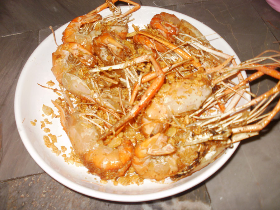 มีกุ้งด้วย ร้านพี่บูรณ์  :love: :love: :love: :love: