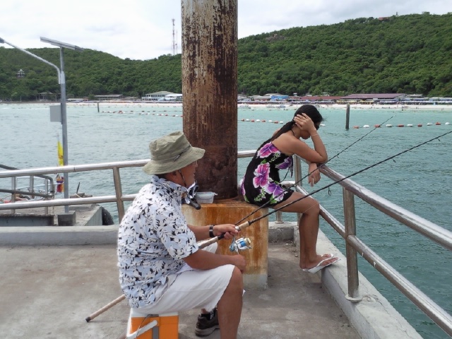 น้าคนนี้ก้พึ่งมาถึงคับ

ชอบตกปลา เป็นชาวญี่ปุ่นะคับ

 :cool: