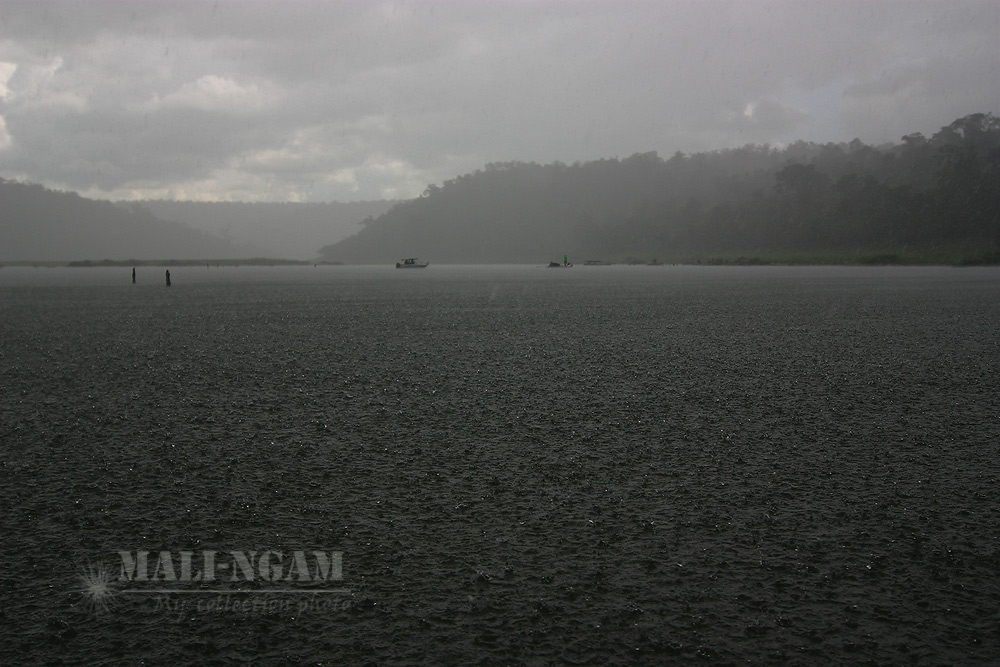 บ่าย................ฝนมาชุดใหญ่เลยครับ

สาเหตุของความหนาววววววว.....