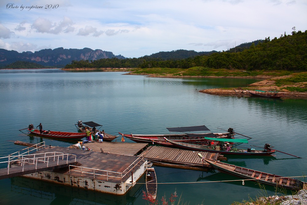 เรือรออยู่ข้างล่าง :smile:
____________________________
สวัสดีครับน้า [b]nutmanslim [/b]