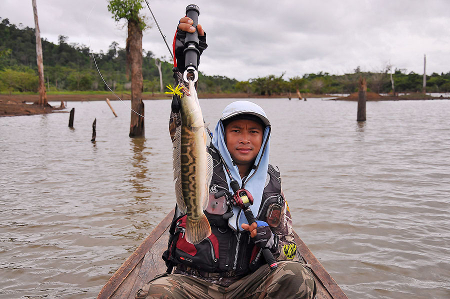 ส่วนผมก็ทะเลาะกับเด็กทั้งวัน :laughing:


ผมก็ทดสอบรอก SHIMANO  Scorpion XT 1001 ตัวใหม่ ใช้ดีมาก