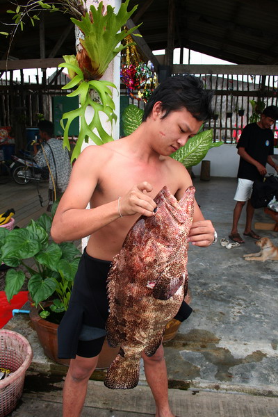 ส่วนกลุ่มผมอยู่หาดใหญ่ครับ...กลุ่มคนยิงปลาในประเทศเราต้องคอยหลบๆซ่อนๆน่าเสียดายนะครับ ความจริงแล้วกา