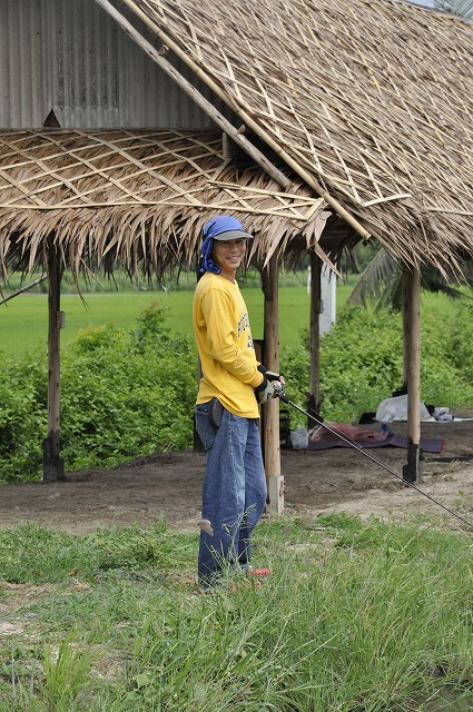 หน้า คุ้นๆครับ เอ......ปกติเห็นแต่อยู่ในเรือ  :laughing: :laughing: