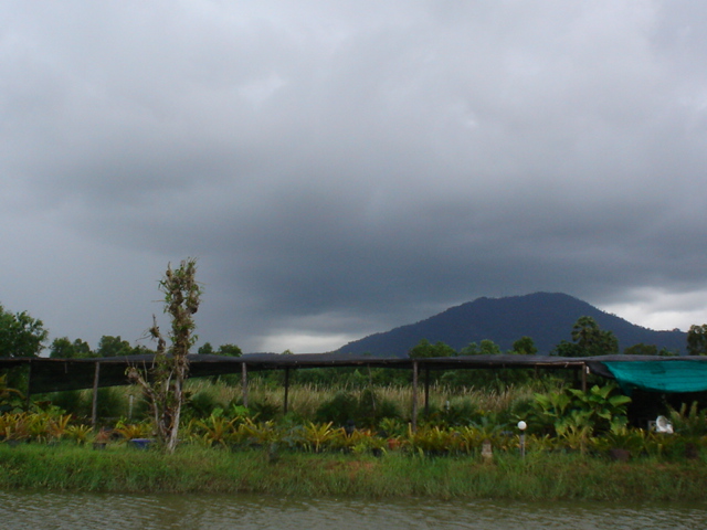 แล้วสิ่งที่ไม่อยากเจอมันก็มา ฝนมาค