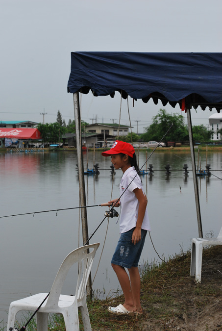 หนูน้อยแสนน่ารัก...ใด้ปลาด้วยนะ...