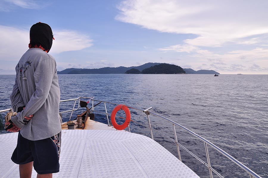 วันสุดท้ายน้าโทพามาตีป็อบรอบเกาะครับ  :cool: