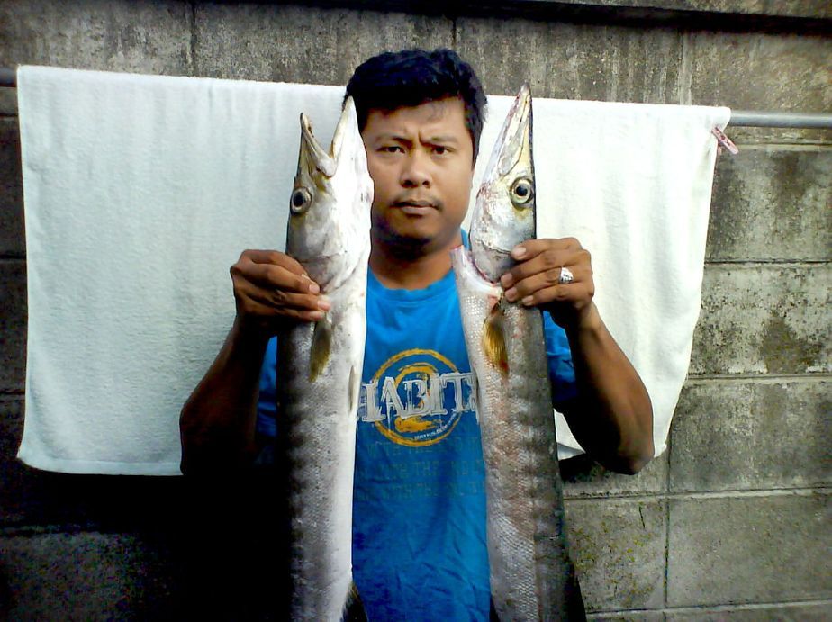 ตัวนี้ได้ที่ แหลมแท่นครับ ไช้  RAPALA ขาวหัวแดงครับ 11 ซม.