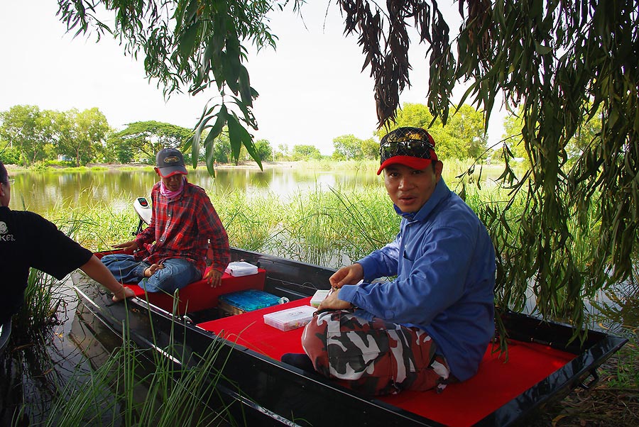  [b]ก็เปลี่ยนกันลงเรือครับ ผลัดกันลงคนละรอบ เดี๋ยวเรามาดูผลงานของไต๋เรือมืออาชีพกับนักตกปลามืออาชีพอ