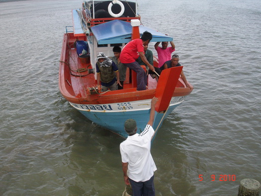 สักพักเรือสามารถเอาเข้ามาได้ที่ท่าน้ำของอุทยานเภตราได้ แต่เข้ามาได้แค่ที่เห็น :grin: :grin: :grin: :