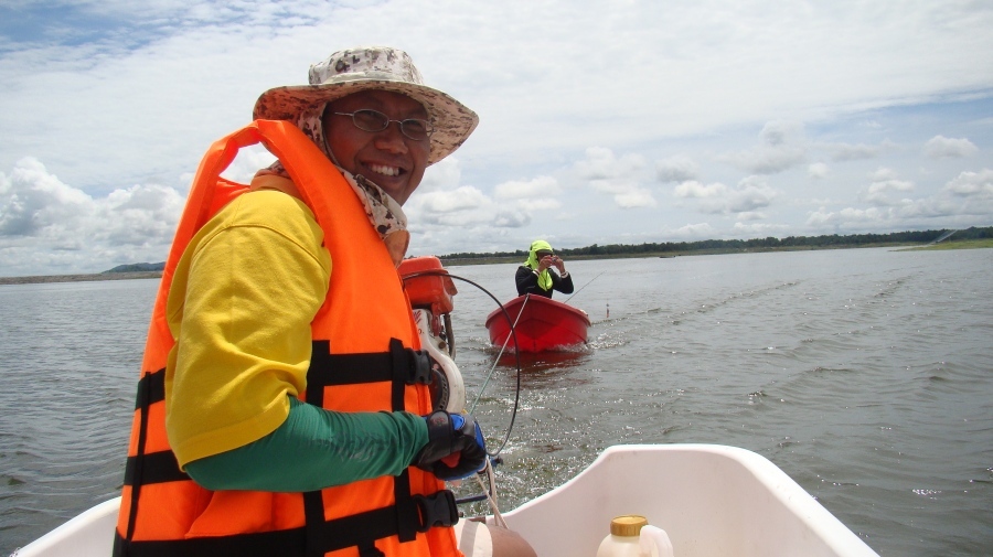 เรือมันเล็ก...ไปกันสี่...น้าภพเลยต้องไปเรือพ่วง..5555

 :laughing: :laughing: :laughing: :laughing