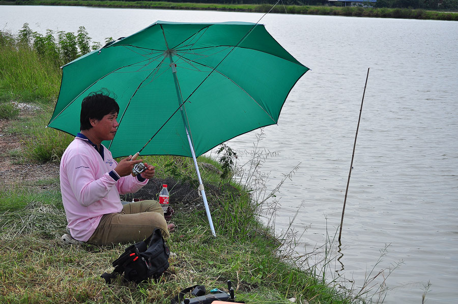 พี่ใหญ่บอกแค่ฝนตกผมเฉยๆ   :cool:










อ้าวก็พี่มีร่มมานี่คับ  :laughing: :laughing: 