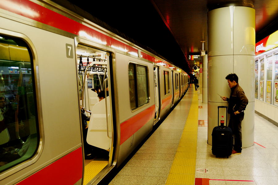 "รถไฟฟ้ามาหานะเธอ"...สำหรับคนโตเกียวแล้วการนั่งรถไฟฟ้าเรียกได้ว่าเป็นกิจวัตที่ทำกันอยู่ทุกวัน..เพร
