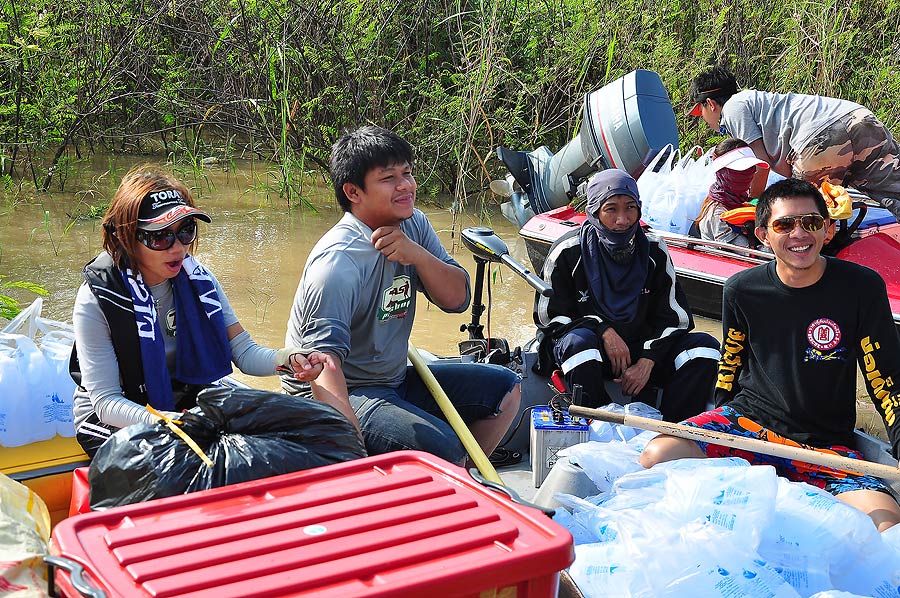 เรือผมได้รับเกียรติจากพี่โจ้ เซเว่นซีลงเรือไปด้วยน่ะคร๊าบบบบบบบบบบ :grin: :grin: :grin: