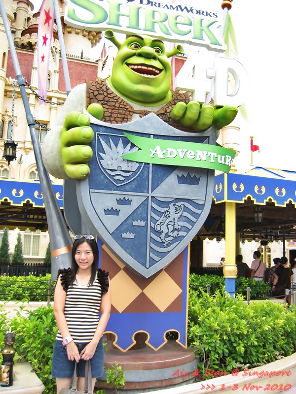 

 [b]แล้วก็มาดู Shrek ซึ่งเป็นหนัง 4 D เสียวเหมือนกัน..แต่เพลินดี[/b]