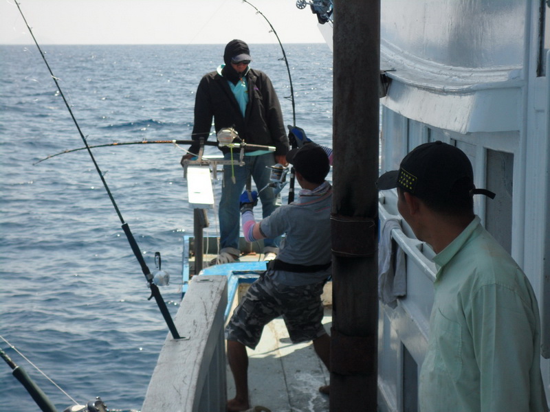 ประทีปกำลังอัดปลาน้ำ190เมตรกับรอกสปินดะกั่ว2โล :laughing: