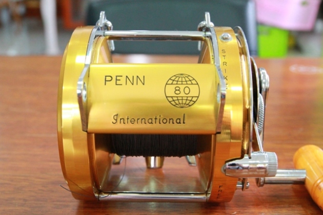 Penn International  80  
หลังจากทะความสะอาด ชโลมน้ำมัน
เริ่มส่องประกายสีทองออกมาแล้ว.....
 :grin: