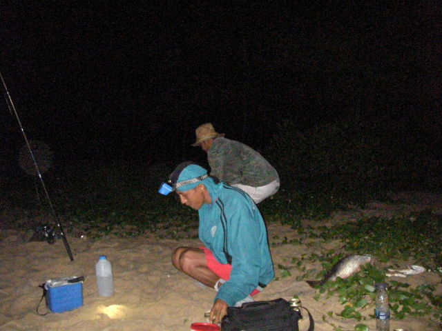 @@@ NIGHT FISHING ON THE BEACH @@@ ไอ้หย๋ามาไงเนี้ย????