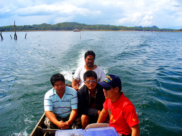 เรือรอบสุดท้ายออกแล้ว พร้อมปลากาในถังน้ำแข็ง

ลุ้นกันเต็มที่ ปลากาเขื่อนเรี่ยวแรงมหาศาลจะได้ไปกระช