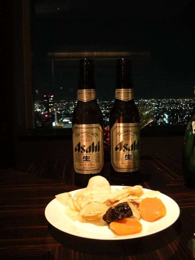กินกันดีกว่าครับ มาญี่ปุ่นตั้งใจมากิน เบียร์กับน้ำราคาพอๆ กัน งั้นกินแต่เบียร์แล้วกัน