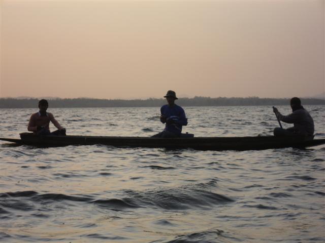 พอสักพัก..ไต๋เรือในสังกัด..น้าควรก็มาจอดตีกระสูบเหมือนกันคับ :cheer: