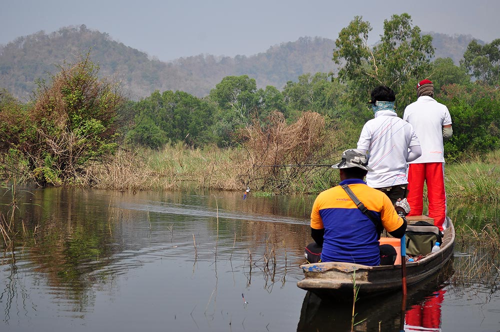 
เอาเรือเข้าประกบแล้วครับ   กะจะรุมโทรมเลยนะ   :grin: :grin: :grin: :grin: